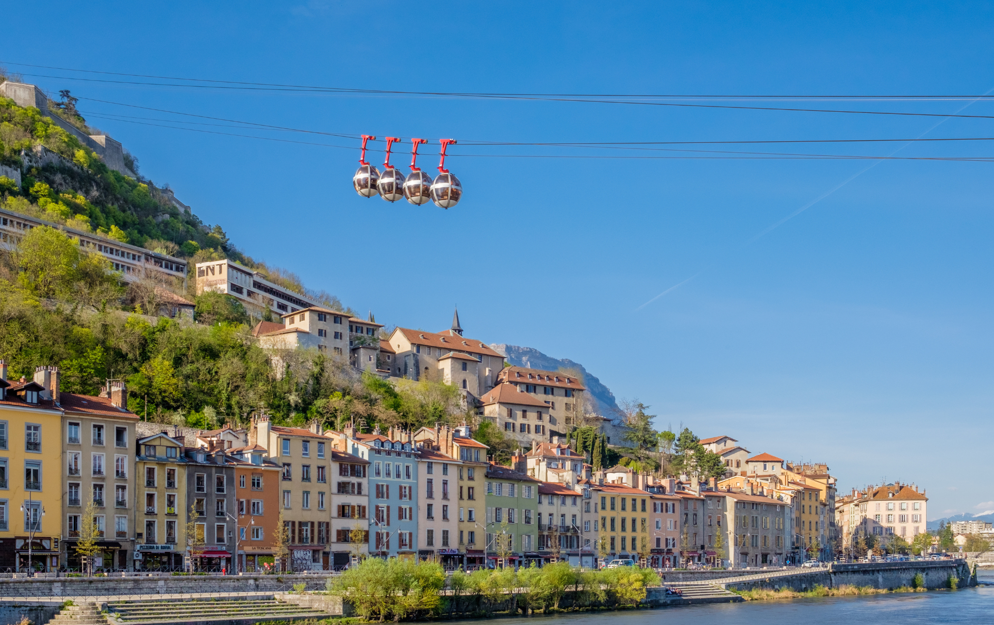 Cartons de déménagement à Grenoble : équipez-vous facilement !